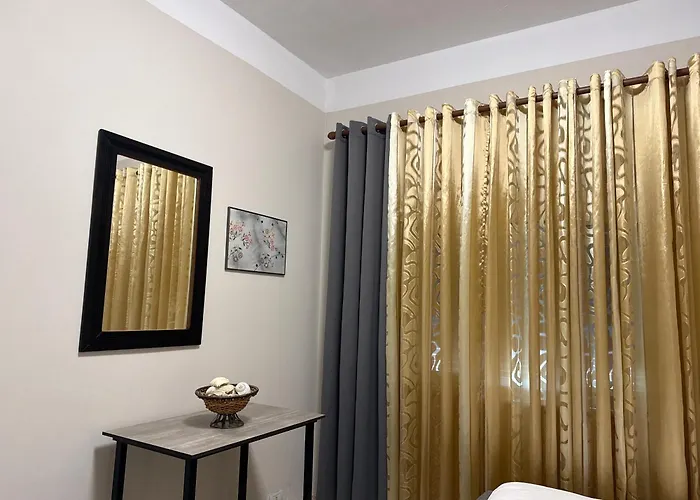 Roel 1 -apartments * Vlorë