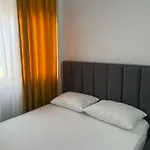 Roel 1 -apartments * Vlorë