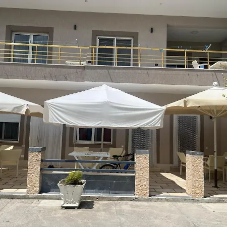 Fatos 1 -apartments Near The Vlore