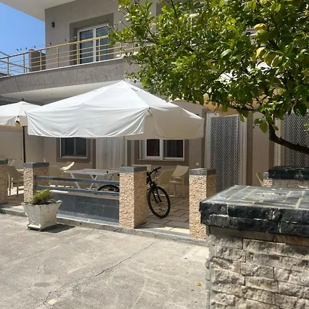 Apartment Fatos 1 -apartments Near The *