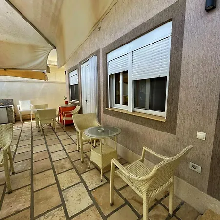 Fatos 1 -apartments Near The *