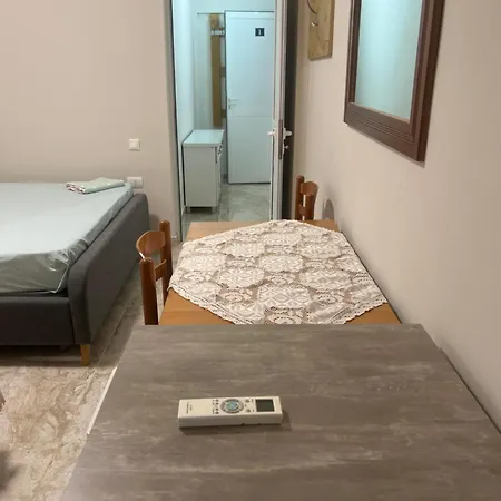 Roel 1 -apartments * Vlorë