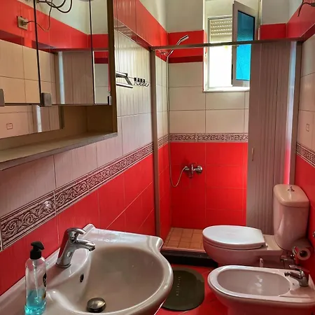 Apartment Fatos 1 -apartments Near The