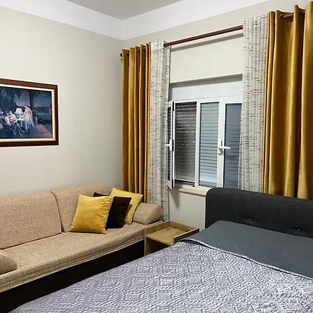 Fatos 1 -apartments Near The * Vlore