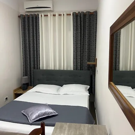 Fatos 1 -apartments Near The Vlore