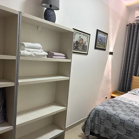 Roel 1 -apartments アパート *