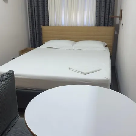 Roel 1 -apartments アパート Vlorë